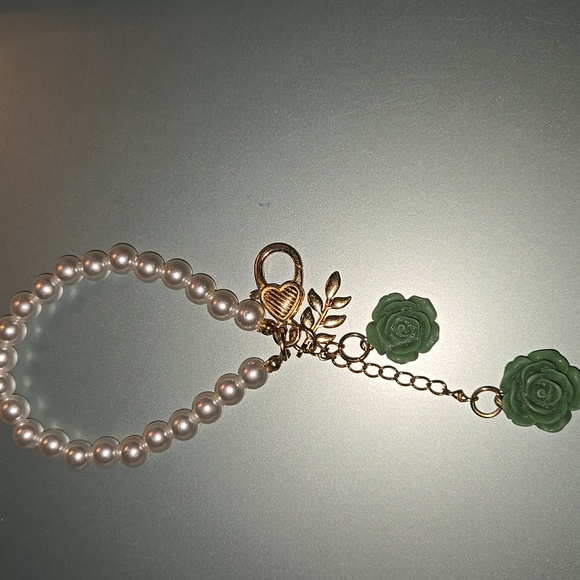 Fuqimannia Accessories - Bag Charm - Faux Pearl And Green Rose Bag With Gold Tone Claw Clasp